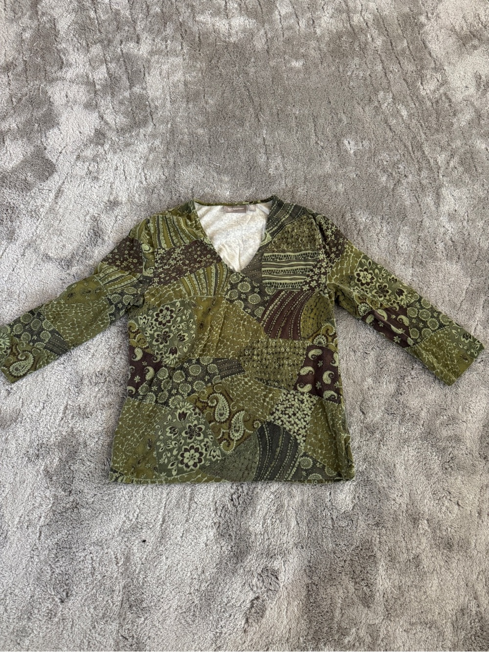 Croft & Barrow Green & Brown Patchwork Print V-Neck Crop Sleeve Shirt
